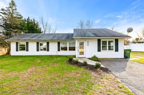 1540 Newport Dr, Lakewood, NJ 08701-3934
