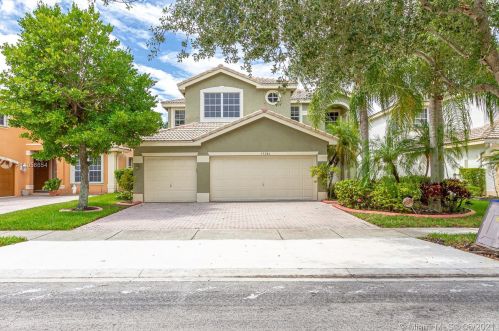 15284 19th St, Hollywood, FL 33027-4300