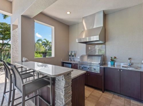 4252 Deephaven Ln, Naples FL  34119-8616 exterior