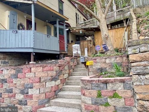 401 Chestnut St, Ashland PA  17921-1322 exterior