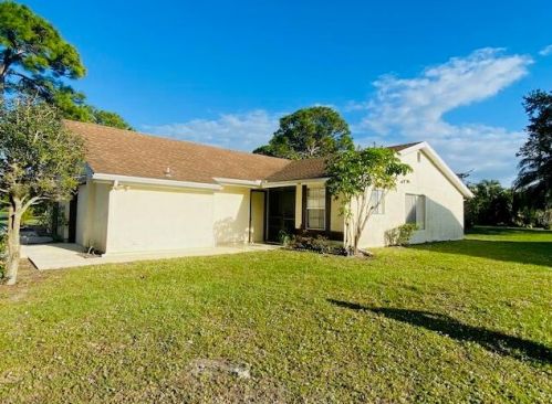 1480 Rivergreen Cir, Fort Pierce, FL 34952-4134