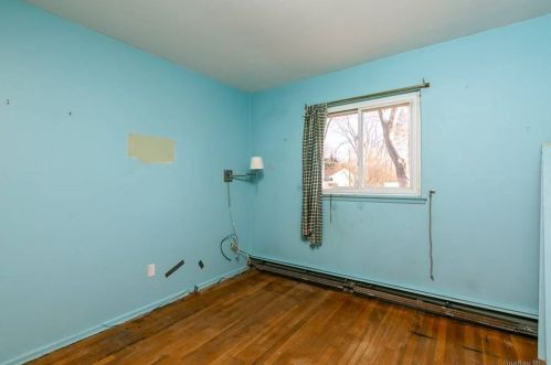 46 Eastover Dr, Elwood NY  11731-4331 exterior