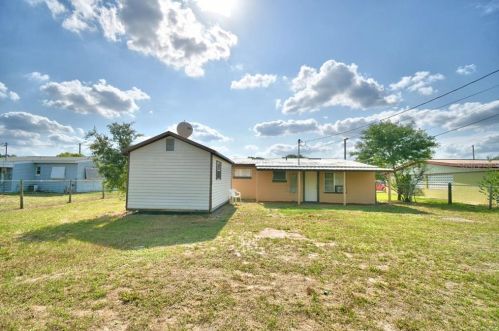 303 Raymond Ave, West Frost Proof FL  33843-9431 exterior