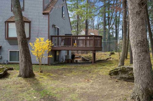 8 Kipford Way, Nashua NH 03063-1504 exterior