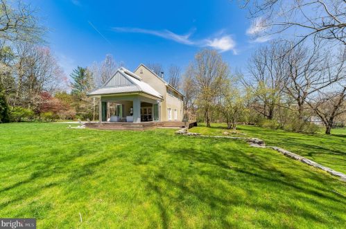 430 Brinton Lake Rd, Thornton, PA 19373-1003