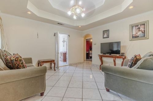 3842 Dismount St, Dallas, TX 75211-3114