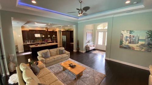 181 Shannon Oaks Dr, Lakeland, FL 33813-5665