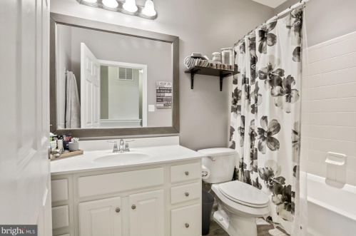 2355 Merseyside Dr, Woodbridge VA  22191-6568 exterior