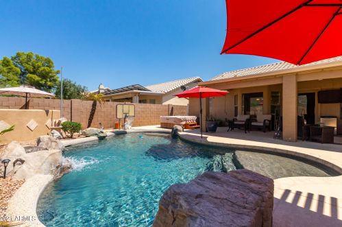 6170 Saguaro Park Ln, Glendale, AZ 85310-2711