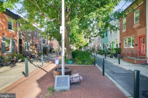 738 Medina St, Philadelphia PA  19147-5727 exterior