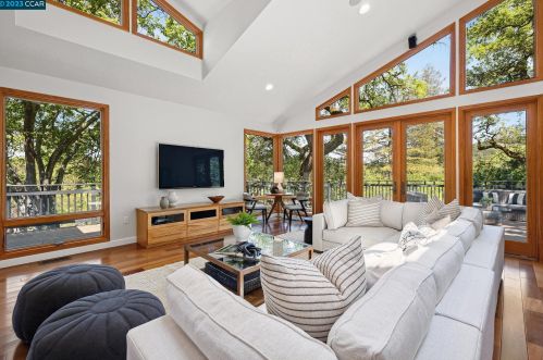 8 Fern Way, Orinda CA  94563-3810 exterior