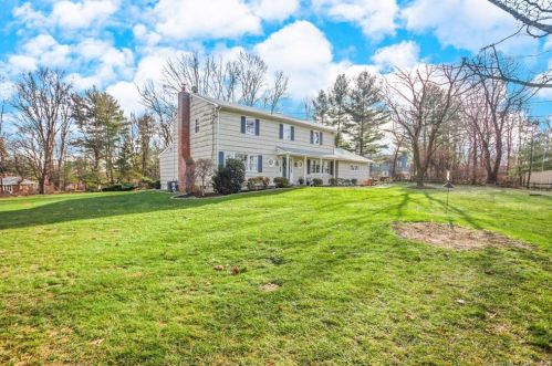 241 Russet Rd, Stamford, CT 06903-1823