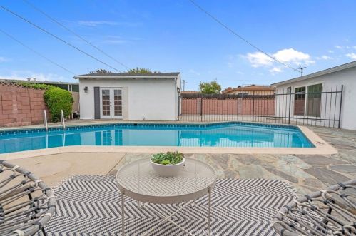 821 Woodcroft Ave, Glendora CA  91740-5447 exterior