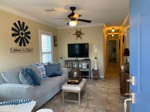 110 Leawood Cir, Naples FL  34104-4132 exterior