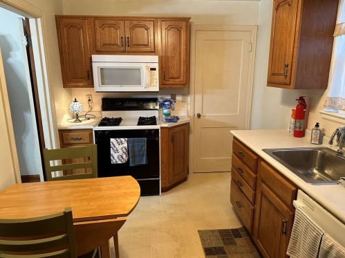 259 Marigold St, Whitaker PA  15120-2232 exterior