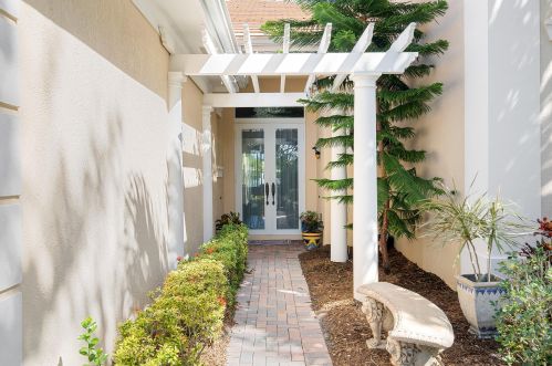 1266 River Reach Dr, Vero Beach, FL 32967-1831