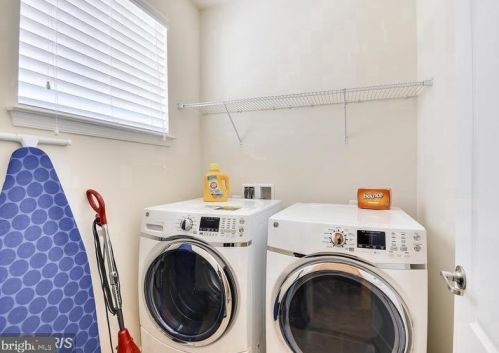 4772 Dane Ridge Cir, Woodbridge VA  22193 exterior