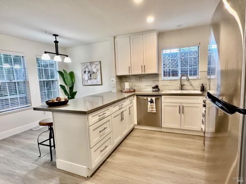 2647 Lago Oaks Dr, Santa Rosa CA  95405-9100 exterior