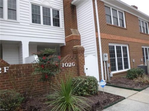 102 Chippenham Dr, Yorktown, VA 23693-2843
