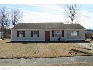 1509 Forest Cove Dr, Chesapeake VA  23323-5733 exterior