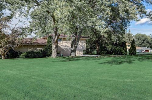 6118 Twin Oak Dr, Greendale WI  53129-2662 exterior