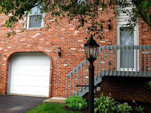 512 Carters Grove Dr, Gibsonia, PA 15044-9566