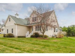 12 Crocketts Way, Stratham NH  03885-4405 exterior