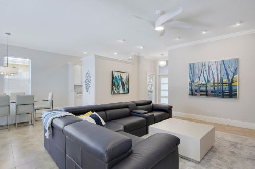 966 Bear Island Cir, West Palm Beach FL  33409-2062 exterior