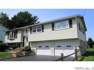 104 Canterbury Dr, Split Rock, NY 13031-2406