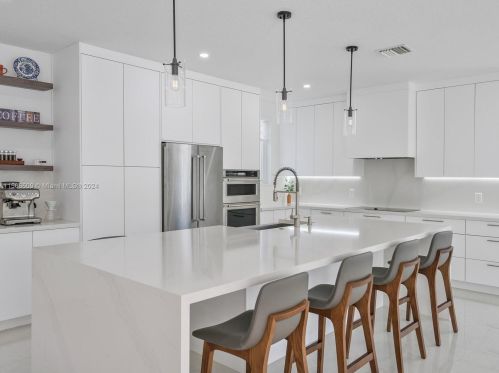 3761 144th Ave, Hollywood FL  33027-3785 exterior