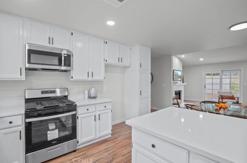 30807 Arlington St, Santa Clarita CA  91384-2453 exterior