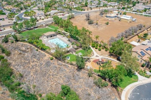 12607 Orangeblossom Ln, Riverside CA  92503-7059 exterior