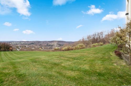 204 Roosevelt Dr, Poughquag NY  12570-5244 exterior