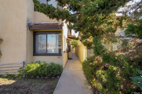 754 Newport Ave, Long Beach, CA 90804-5100
