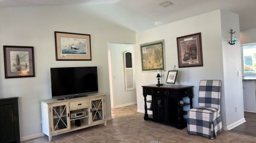 1911 Gaskins Cir, Fort Pierce FL  34952-6640 exterior