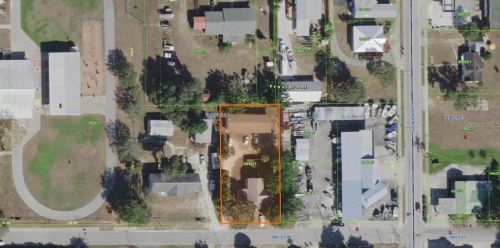 12 3rd St, West Frost Proof, FL 33843-2302