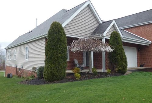 15 Manor Dr, Grove City, PA 16127-6371