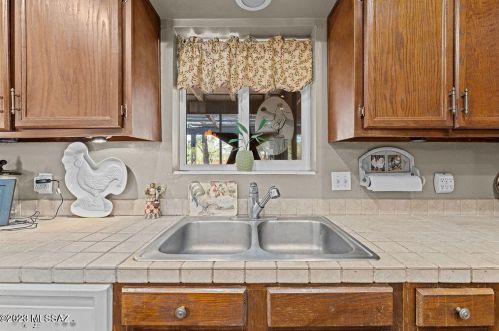 1066 Abrego Dr, Green Valley AZ  85614-3640 exterior