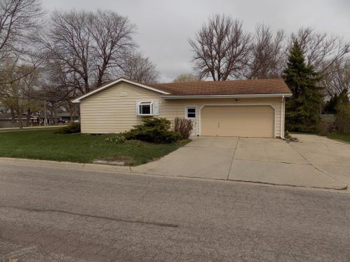 2559 Albion Ave, Fairmont, MN 56031-3303