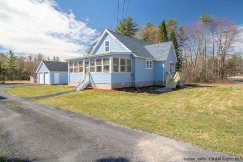 869 Rte 212, West Saugerties NY  12477-4617 exterior