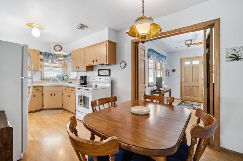 3231 85, Milwaukee WI 53227-4616 exterior