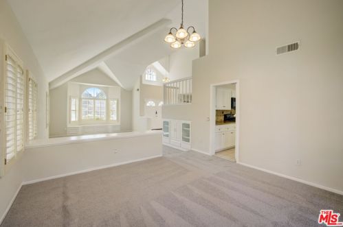 26520 Mistletoe Ct, Santa Clarita CA  91355-3525 exterior