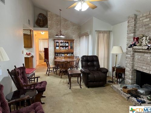 110 Windward Ct, Victoria TX  77901-3746 exterior