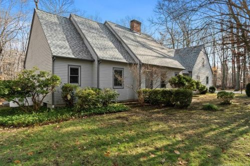 6 Smilax Dr, Lyme, CT 06371-1875