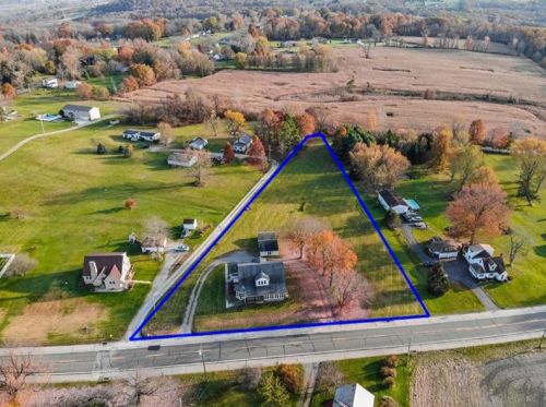 644 Mount Jackson Rd, New Castle, PA 16102-2412