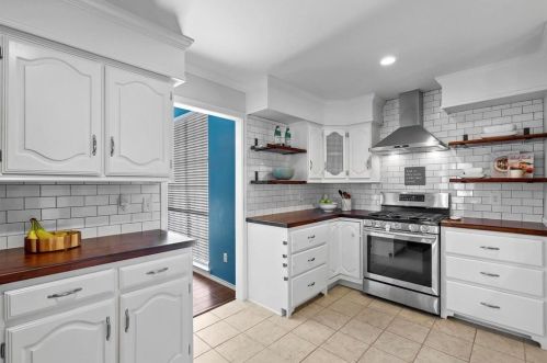 2300 Timberglen Dr, Lewisville TX  75028-1916 exterior