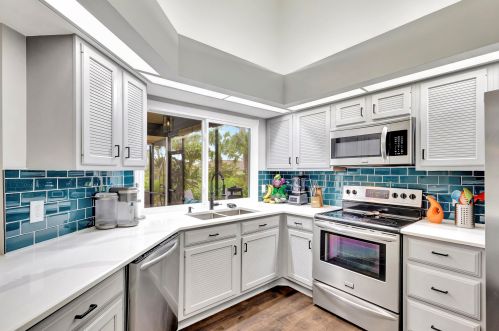 10440 Jupiter Narrows Dr, Hobe Sound FL 33455-3254 exterior