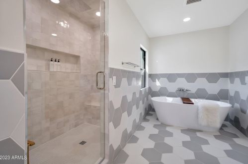 8001 11th Ave, Phoenix AZ  85021-5626 exterior