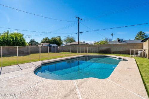 4220 16 Dr, Phoenix AZ  85015-1426 exterior