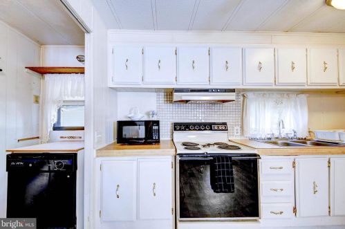 34068 Red Oak Dr, Frankford DE  19945-3437 exterior